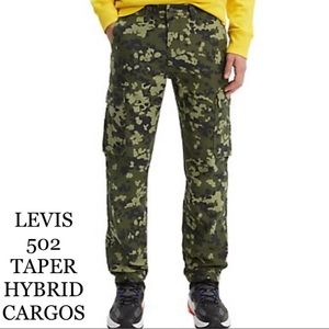 NWT LEVIS 502 TAPER HYBRID CARGOS 33X30 PANTS